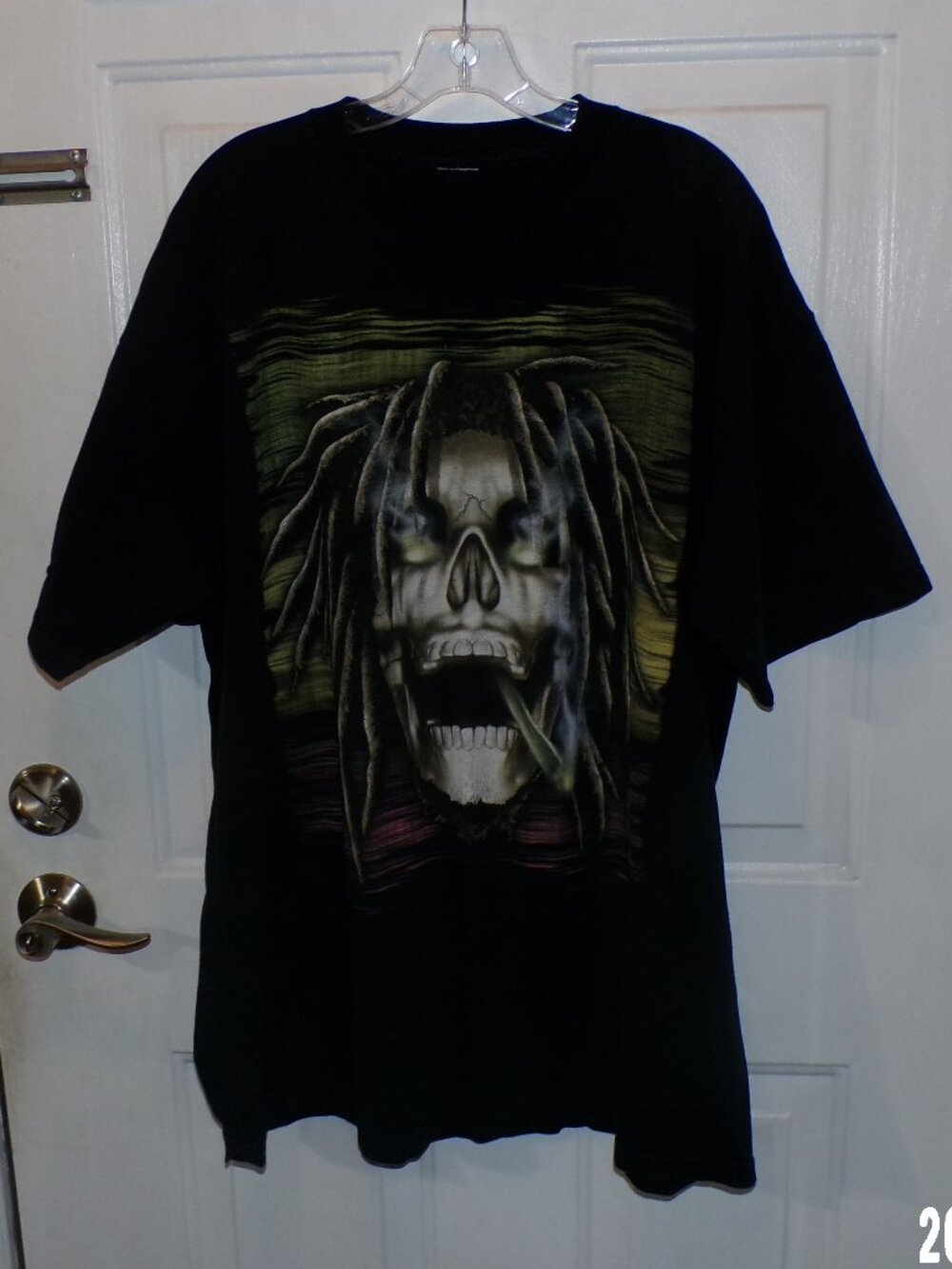 BOB MARLEY " RARE "  VINTAGE " SMOKING SKULL " GRAPHIC T-SHIRT